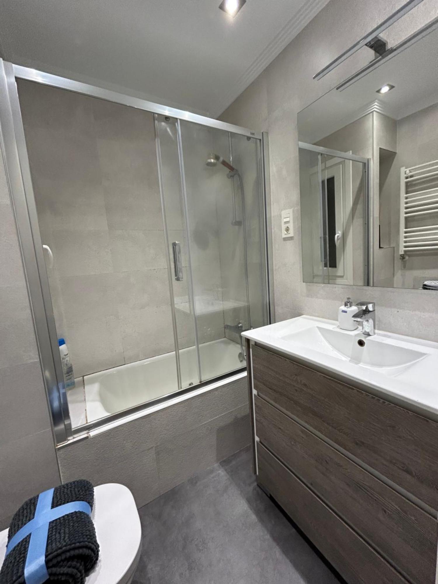 Principe De Viana 4 Apartment *